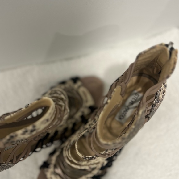 Steve Madden- Sleik Snake Cage Heels Sandals. Size: 10M - Picture 8 of 8